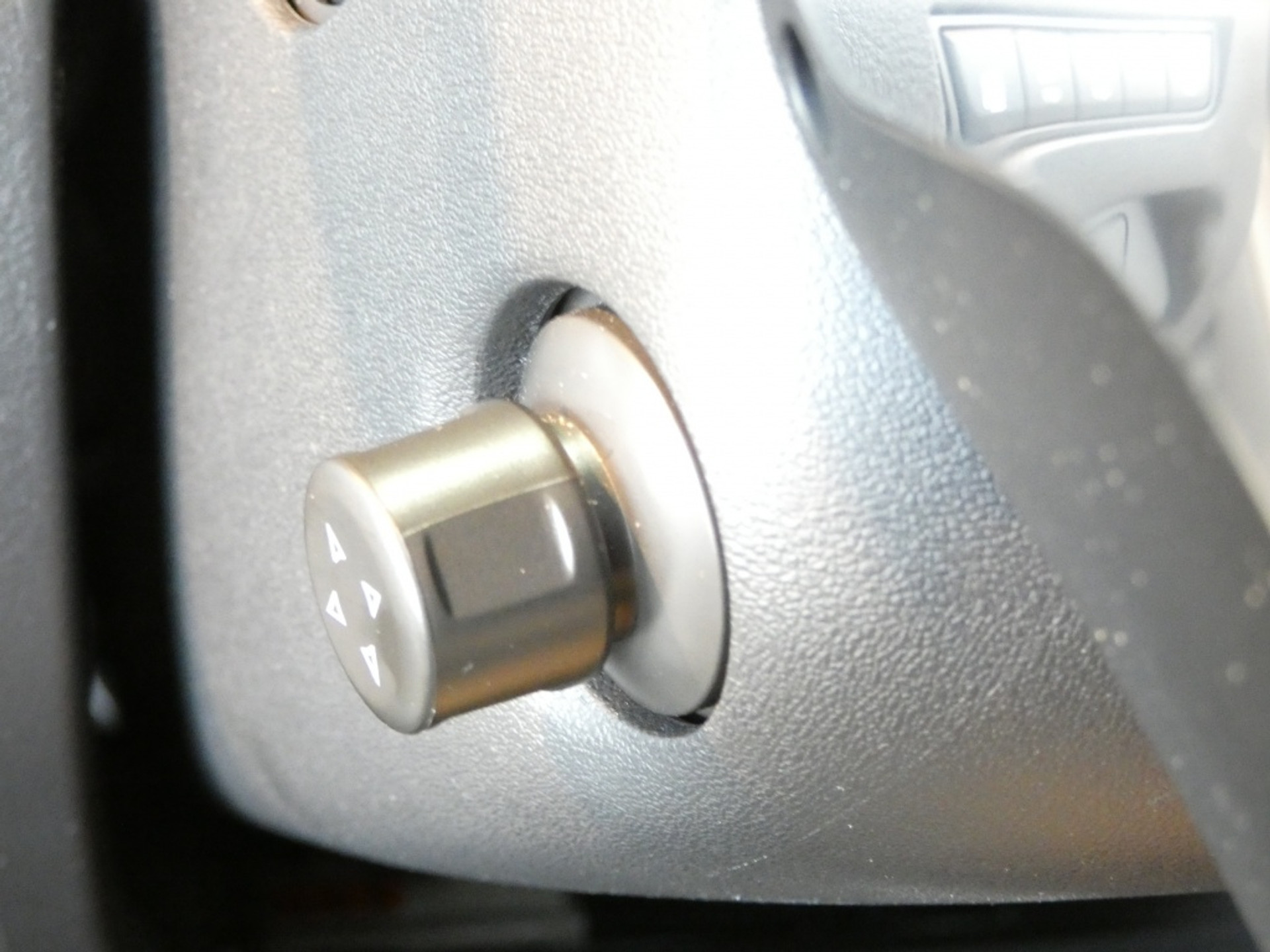 42174384-13.jpg
