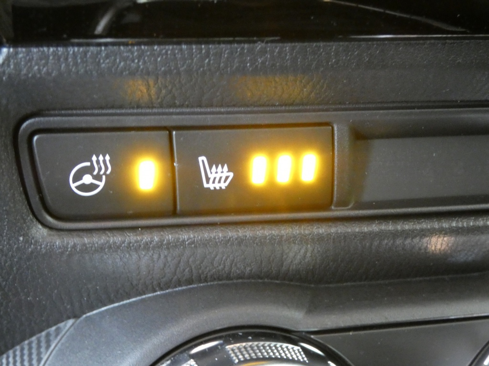 42189607-16.jpg