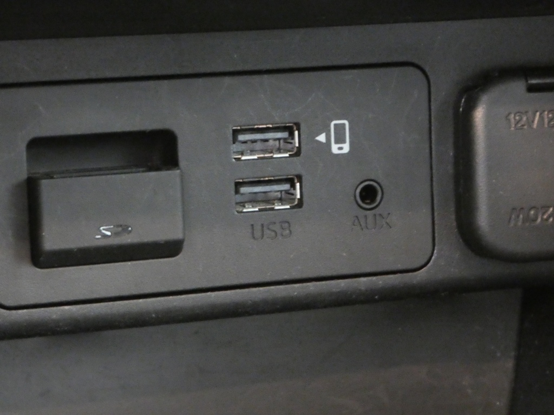 42189607-19.jpg