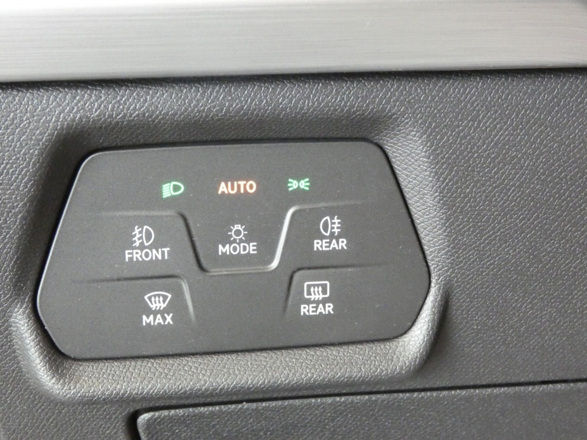42260465-20.jpg