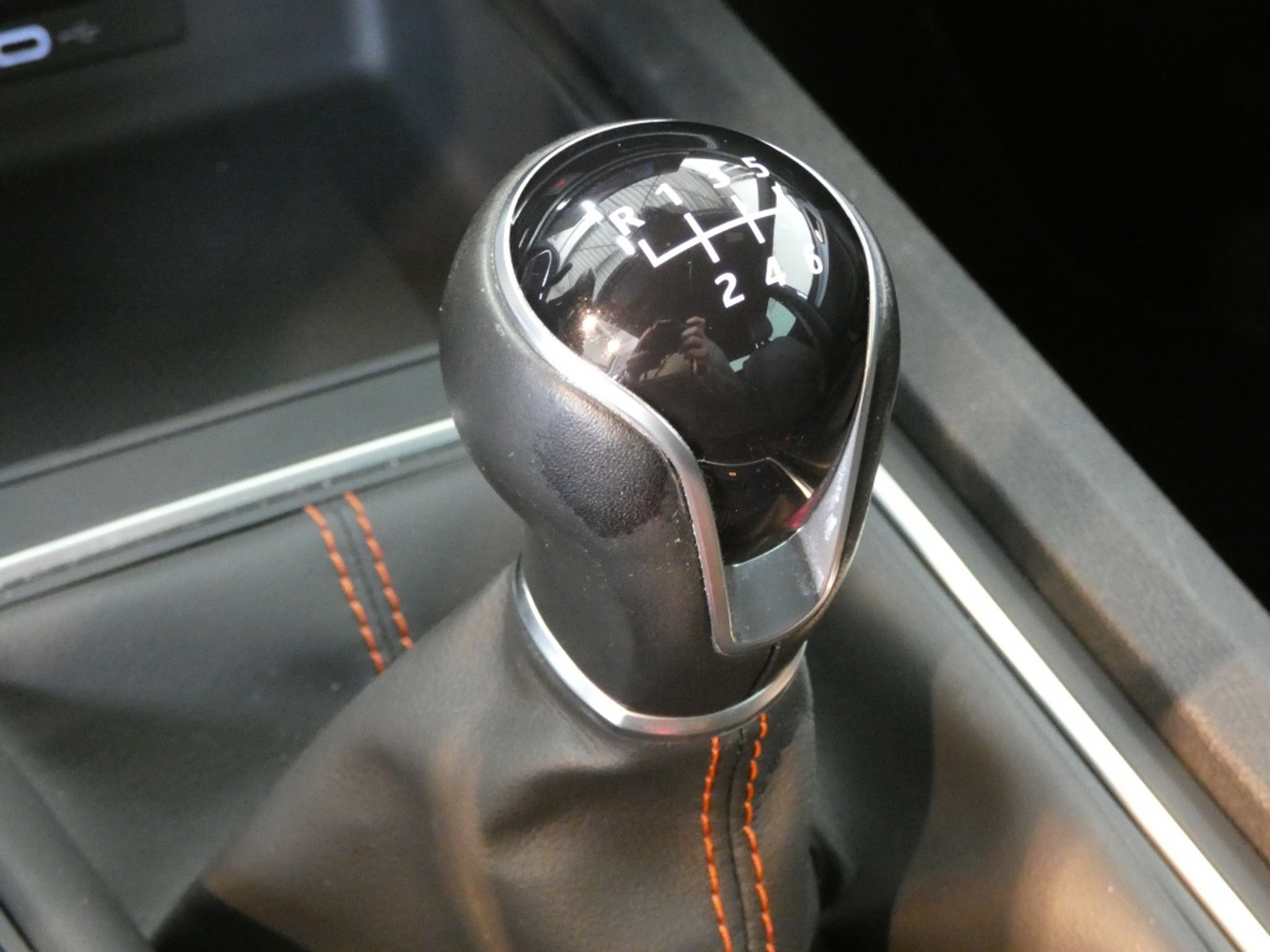 42260465-29.jpg