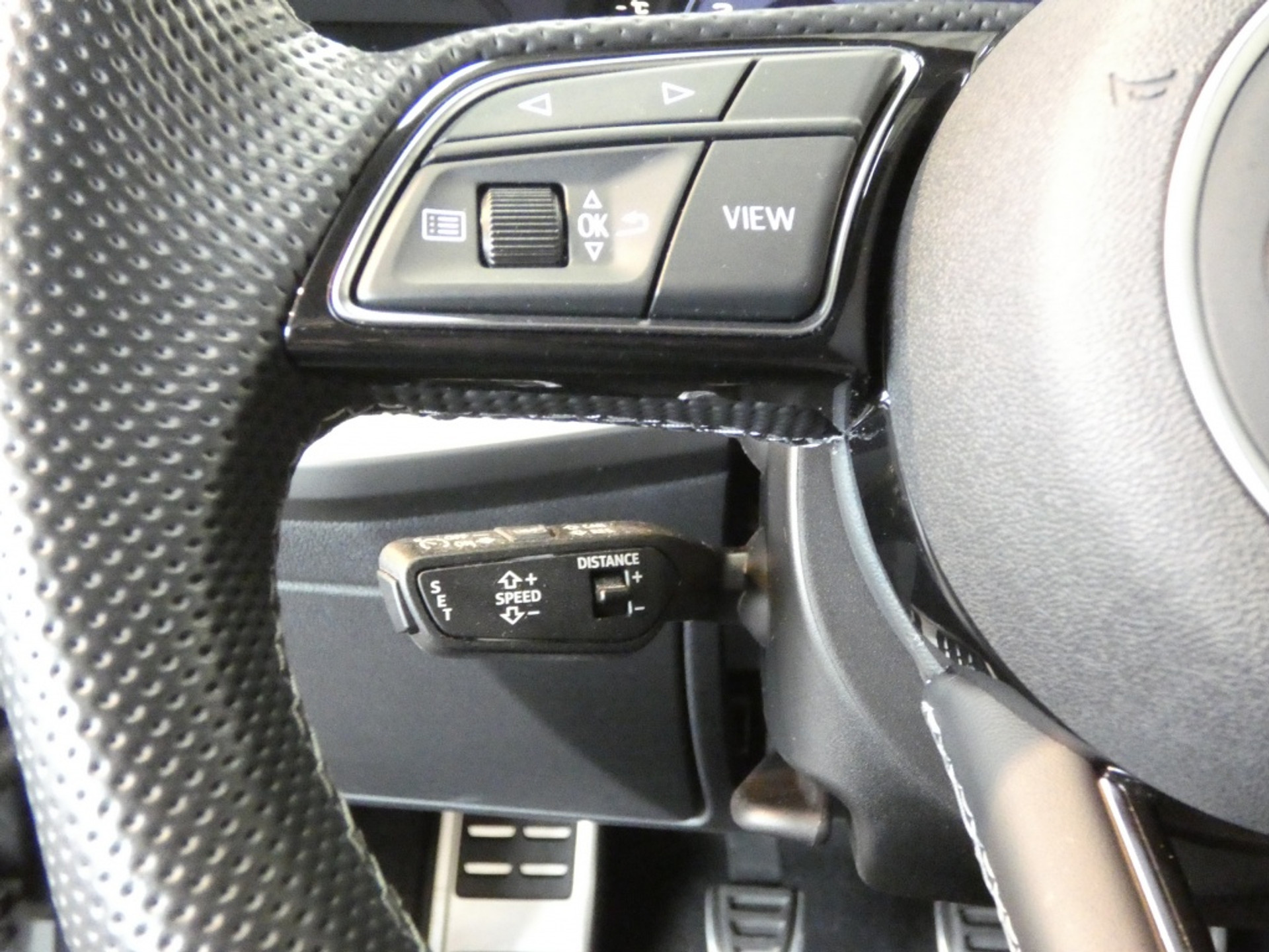 43860576-17.jpg