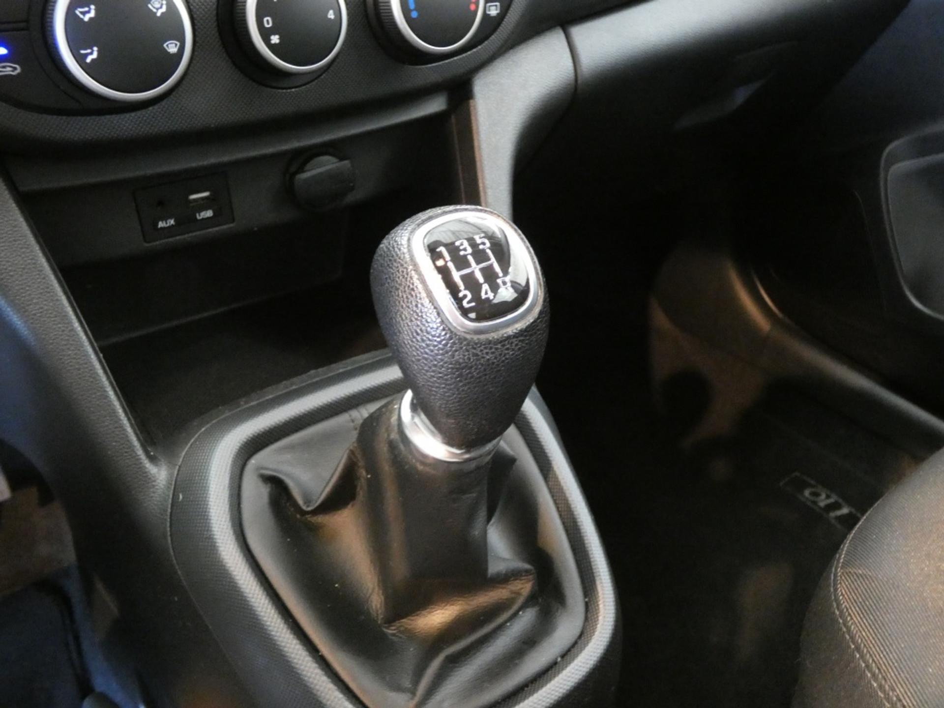 45245158-16.jpg