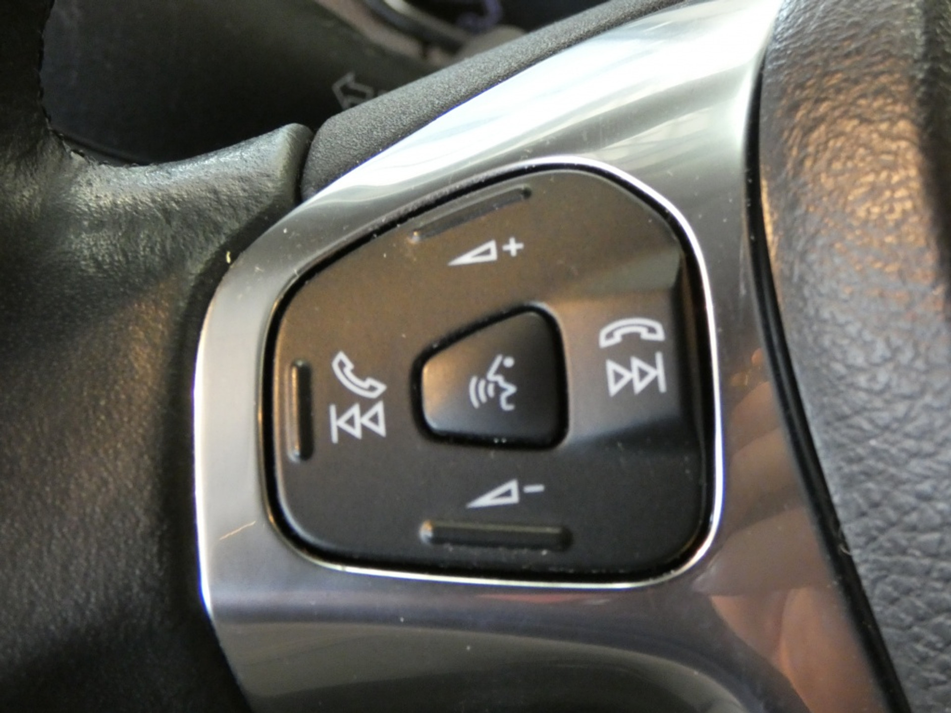 46102134-15.jpg