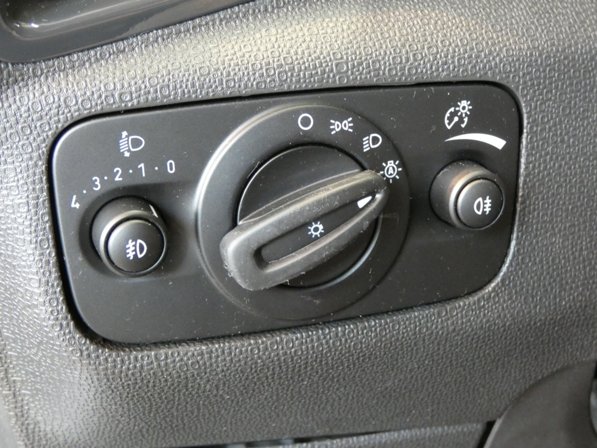 46102134-16.jpg
