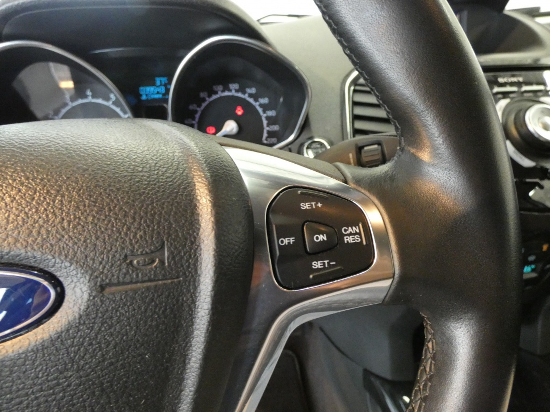 46102134-17.jpg