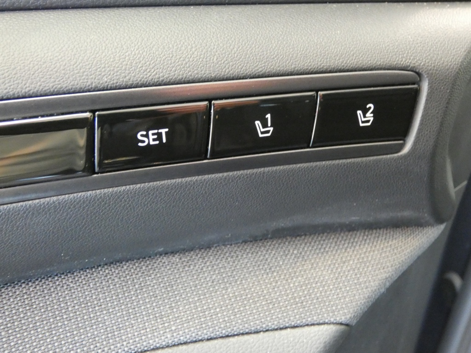 46780493-17.jpg