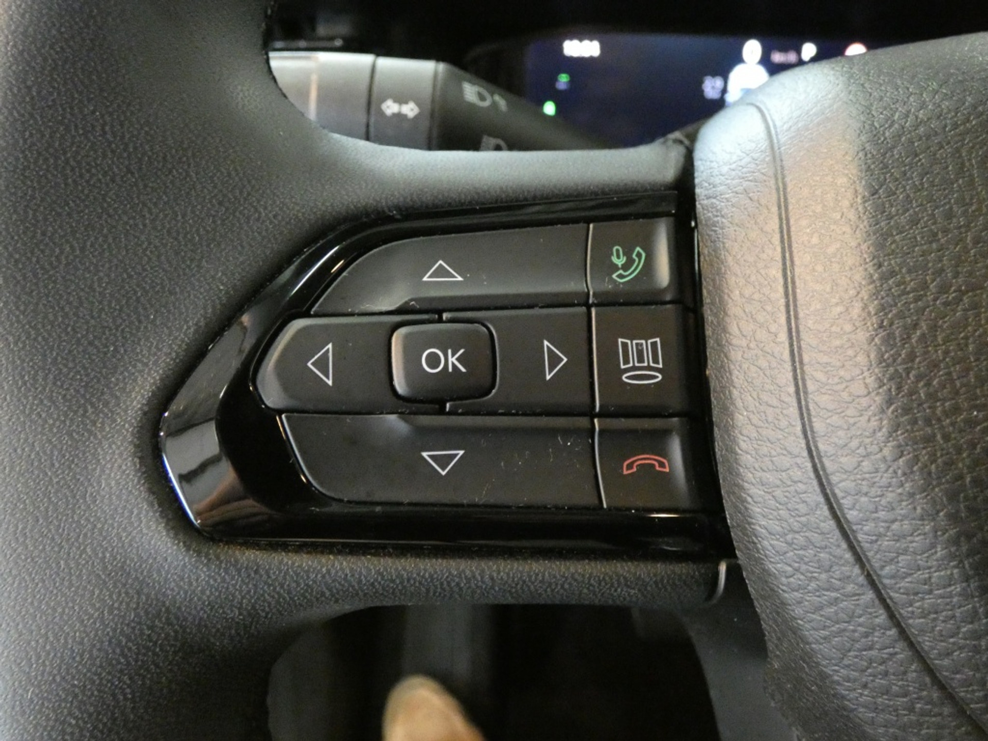 46781204-20.jpg