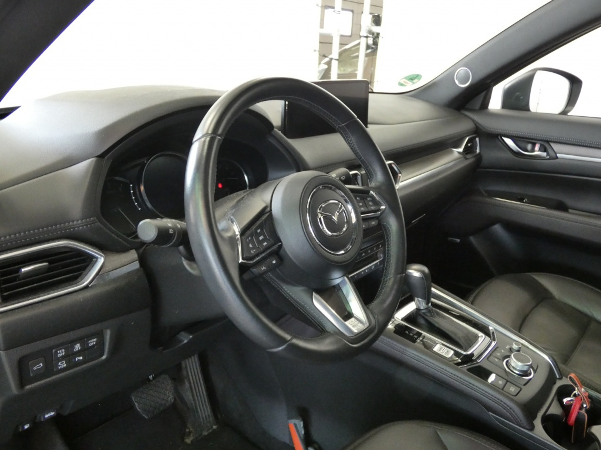 46949311-2.jpg