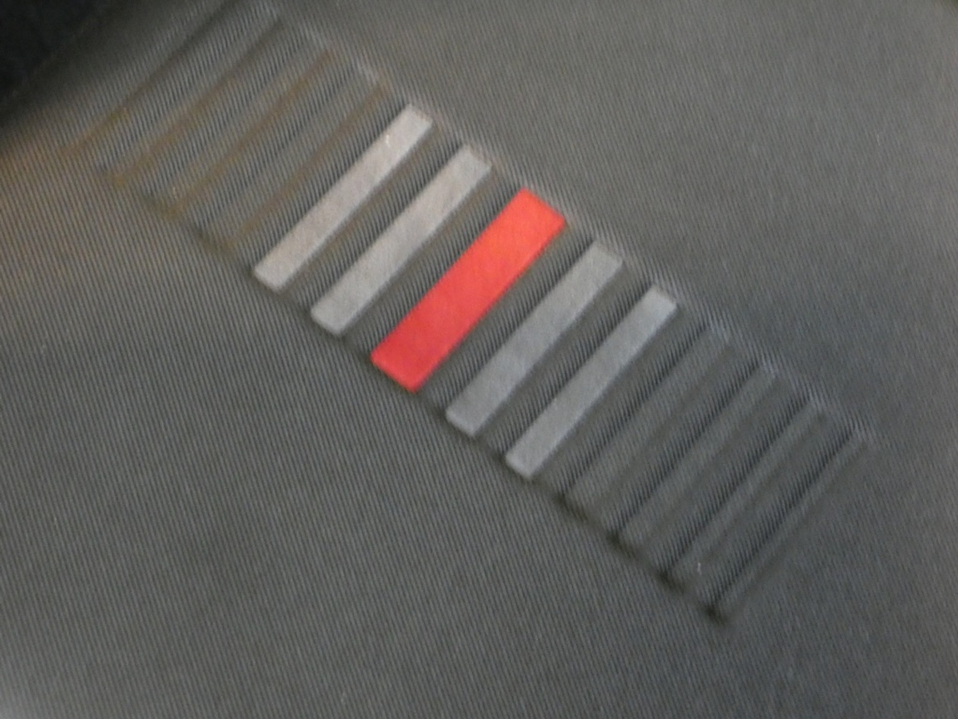 47827330-12.jpg