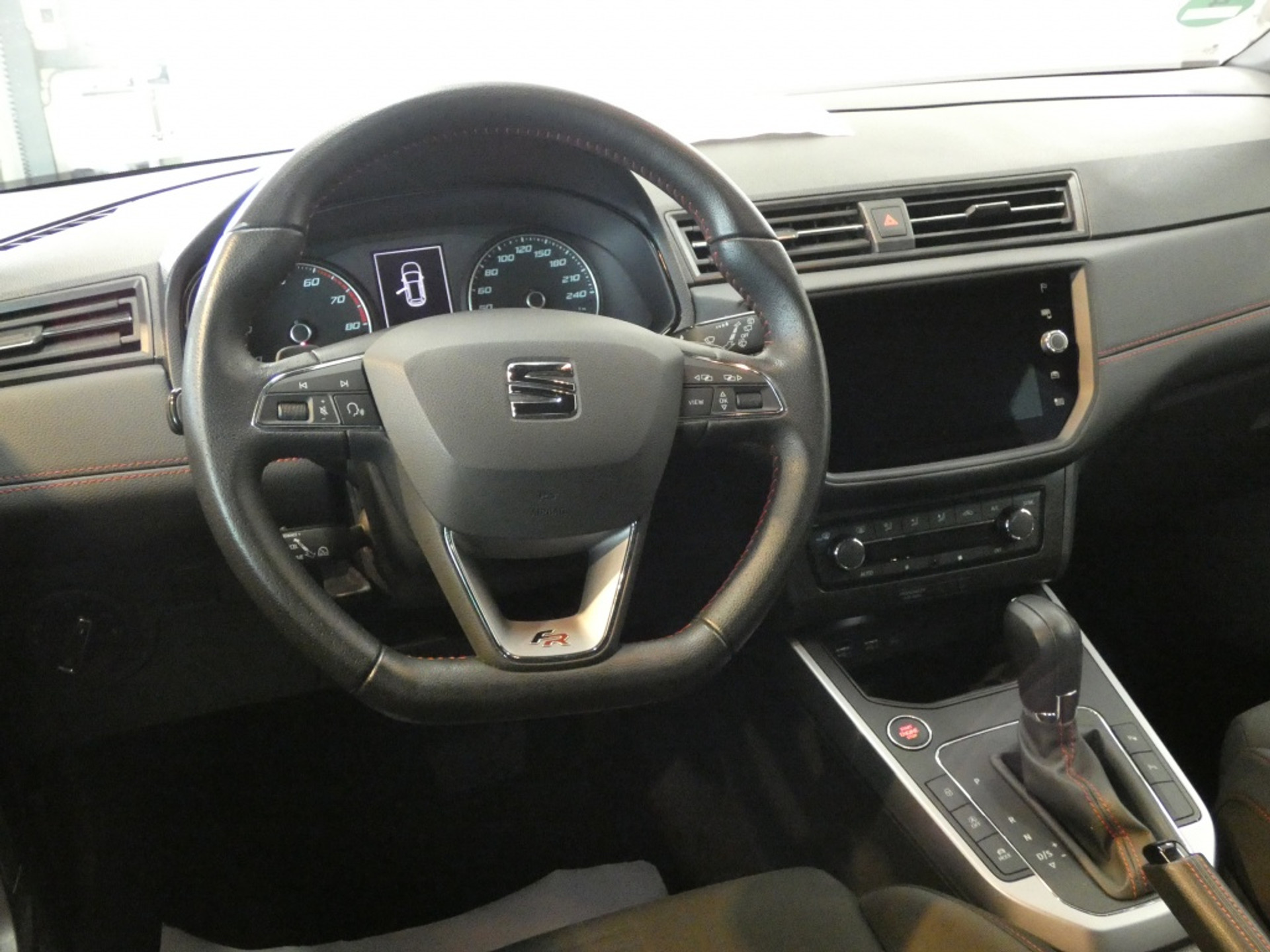 47827330-13.jpg