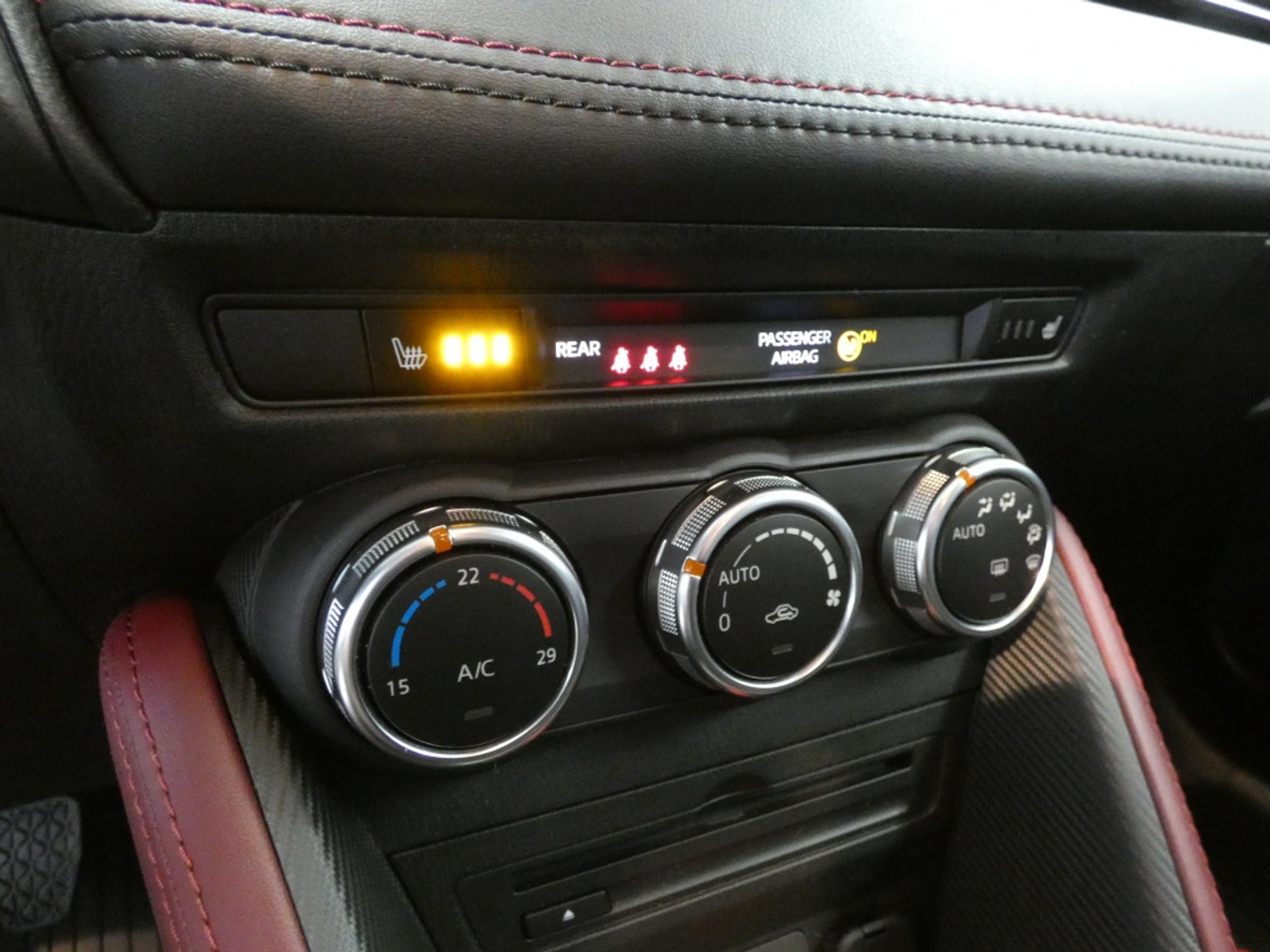 47912208-21.jpg