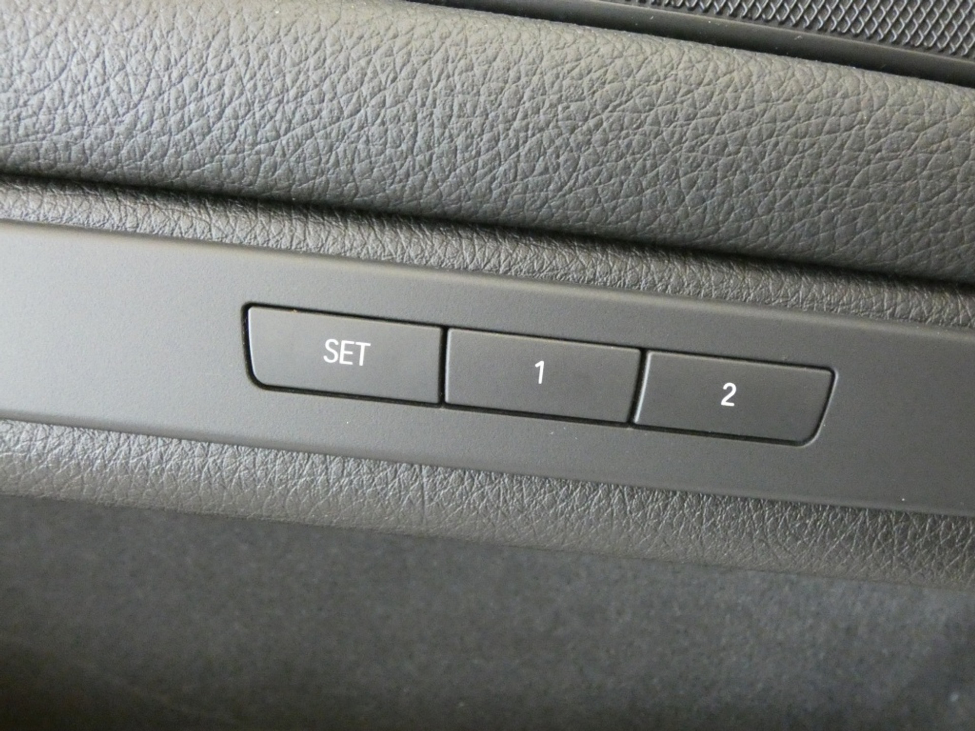 54316901-12.jpg