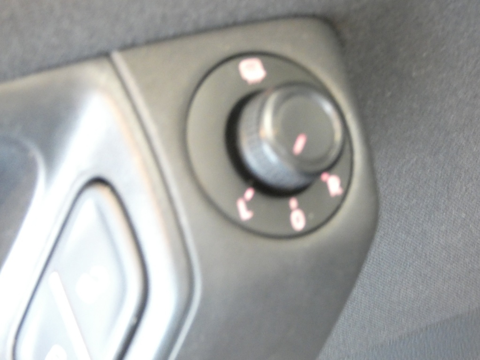 54352872-11.jpg