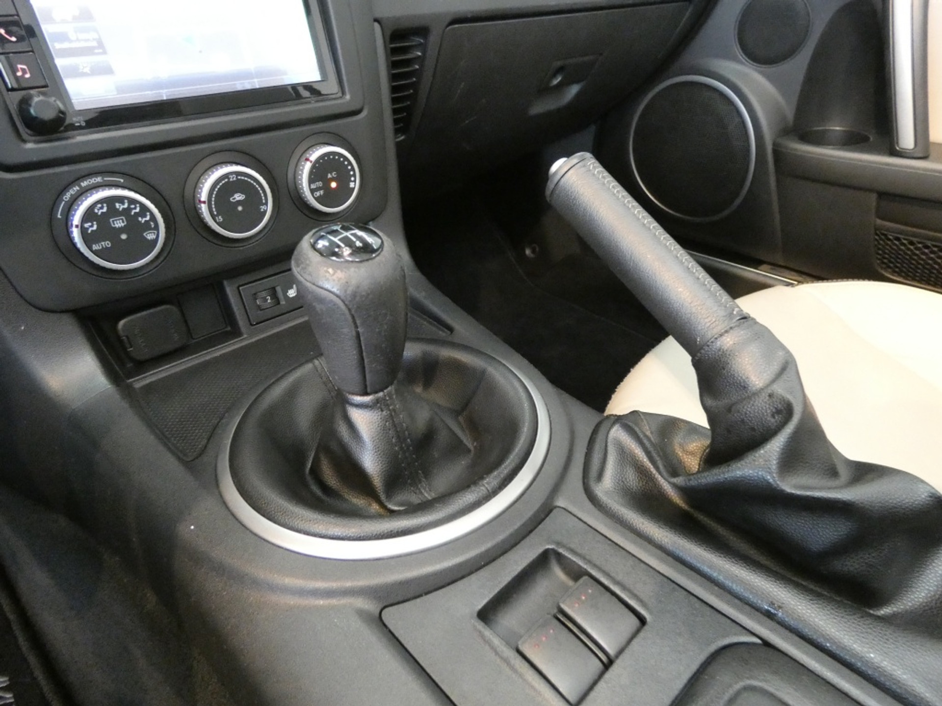 54543888-19.jpg
