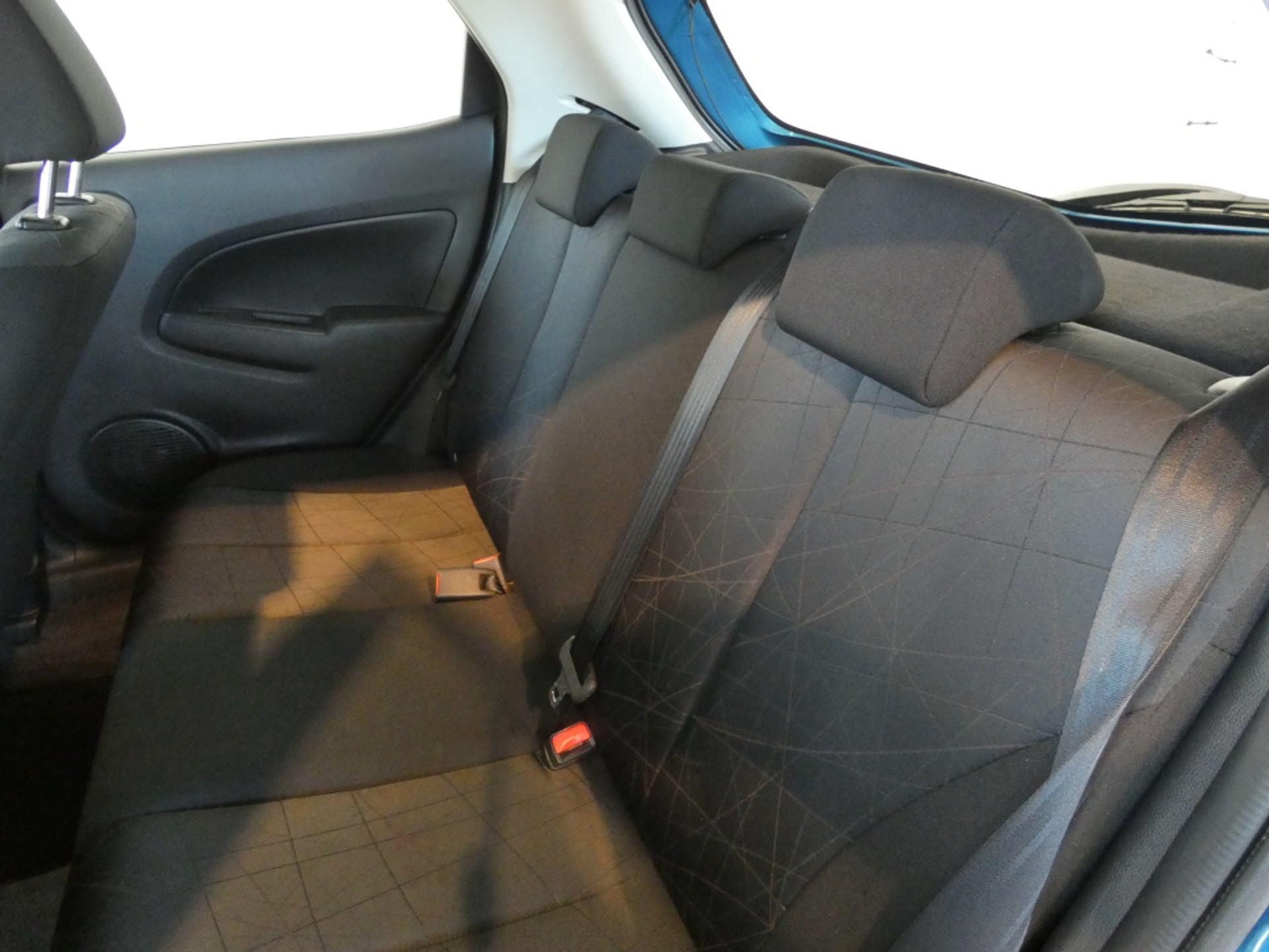 55625205-10.jpg